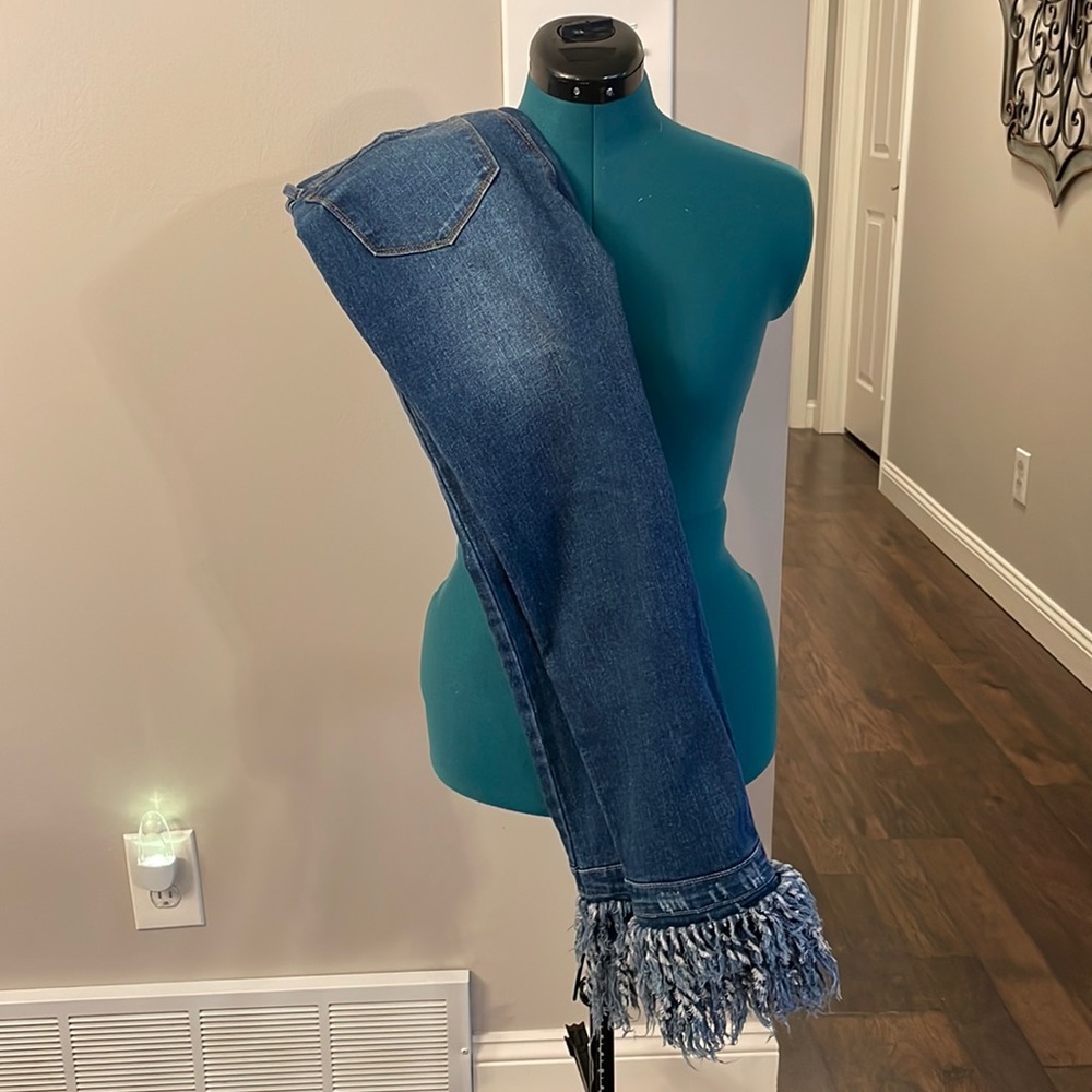 Boutique frayed jeans